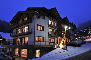 Chalet Laura Lodge Hotel