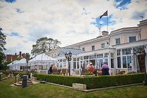 Phyllis Court Members Club