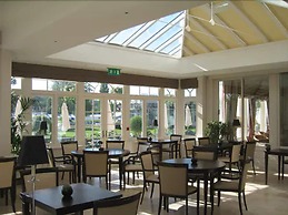 Phyllis Court Members Club