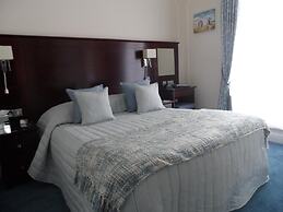 Phyllis Court Members Club