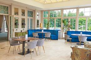 Phyllis Court Members Club