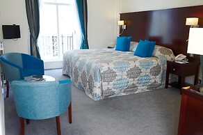 Phyllis Court Members Club