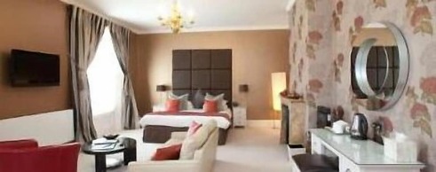 Phyllis Court Members Club