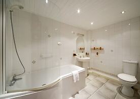 Derwent Manor Apartments