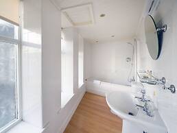 Derwent Manor Apartments