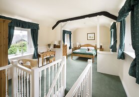 Derwent Manor Apartments