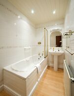 Derwent Manor Apartments