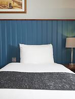 The Longshoot Hotel by Greene King Inns