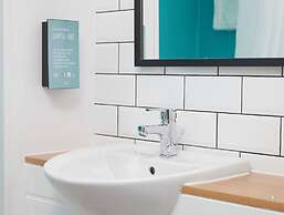 The Longshoot Hotel by Greene King Inns