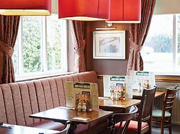The Longshoot Hotel by Greene King Inns