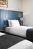 The Longshoot Hotel by Greene King Inns