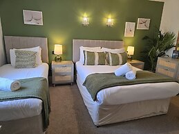 Eyre Court Hotel
