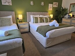 Eyre Court Hotel