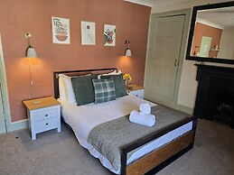 Eyre Court Hotel