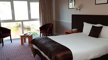 The Inn on the Lake Hotel