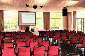 The Inn on the Lake Hotel