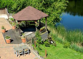 The Inn on the Lake Hotel