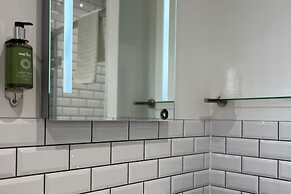 The Elizabeth House Hotel