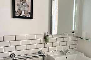 The Elizabeth House Hotel