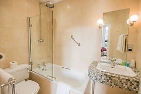 The Elizabeth House Hotel