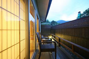 Asagirinomieru Yado Yufuin Hanayoshi