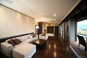 Asagirinomieru Yado Yufuin Hanayoshi