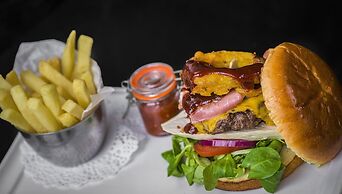 Pinehurst Lodge Hotel