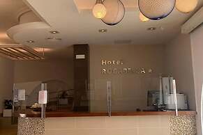 Hotel Roca Bella