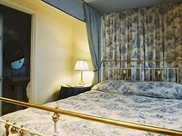 Bishopsgate House Hotel