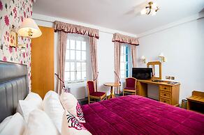 The Ivy Bush Royal Hotel By Compass Hospitality