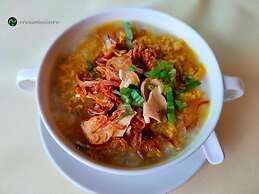 The Viangtak Riverside Hotel