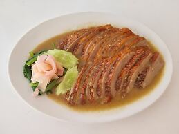 The Viangtak Riverside Hotel