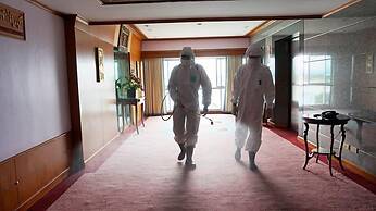 The Viangtak Riverside Hotel