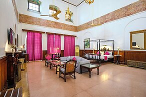 Neemrana's Baradari Palace