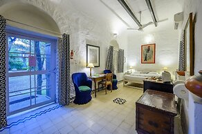 Neemrana's - Hill Fort - Kesroli