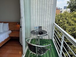 Lombardo Suites