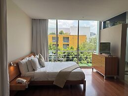 Lombardo Suites