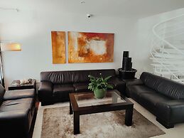 Lombardo Suites