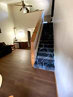 Woodlands Inn & Suites