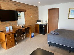 Quays Motel San Remo