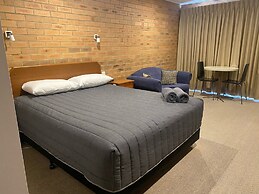 Quays Motel San Remo