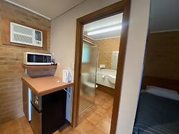 Quays Motel San Remo