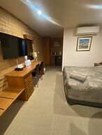 Quays Motel San Remo