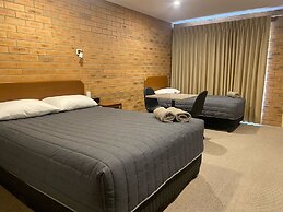 Quays Motel San Remo