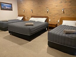 Quays Motel San Remo