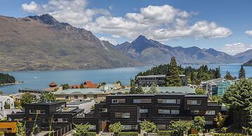 22 Hallenstein Apartments by Staysouth