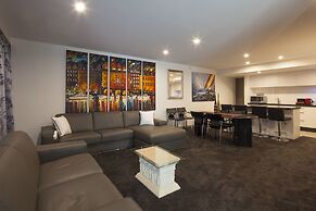 22 Hallenstein Apartments by Staysouth