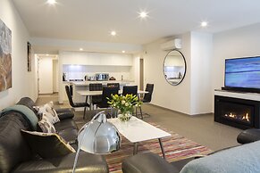 22 Hallenstein Apartments by Staysouth