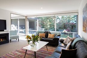 22 Hallenstein Apartments by Staysouth