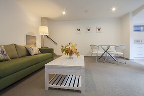 22 Hallenstein Apartments by Staysouth